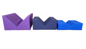Three sizes of veterinary head supports